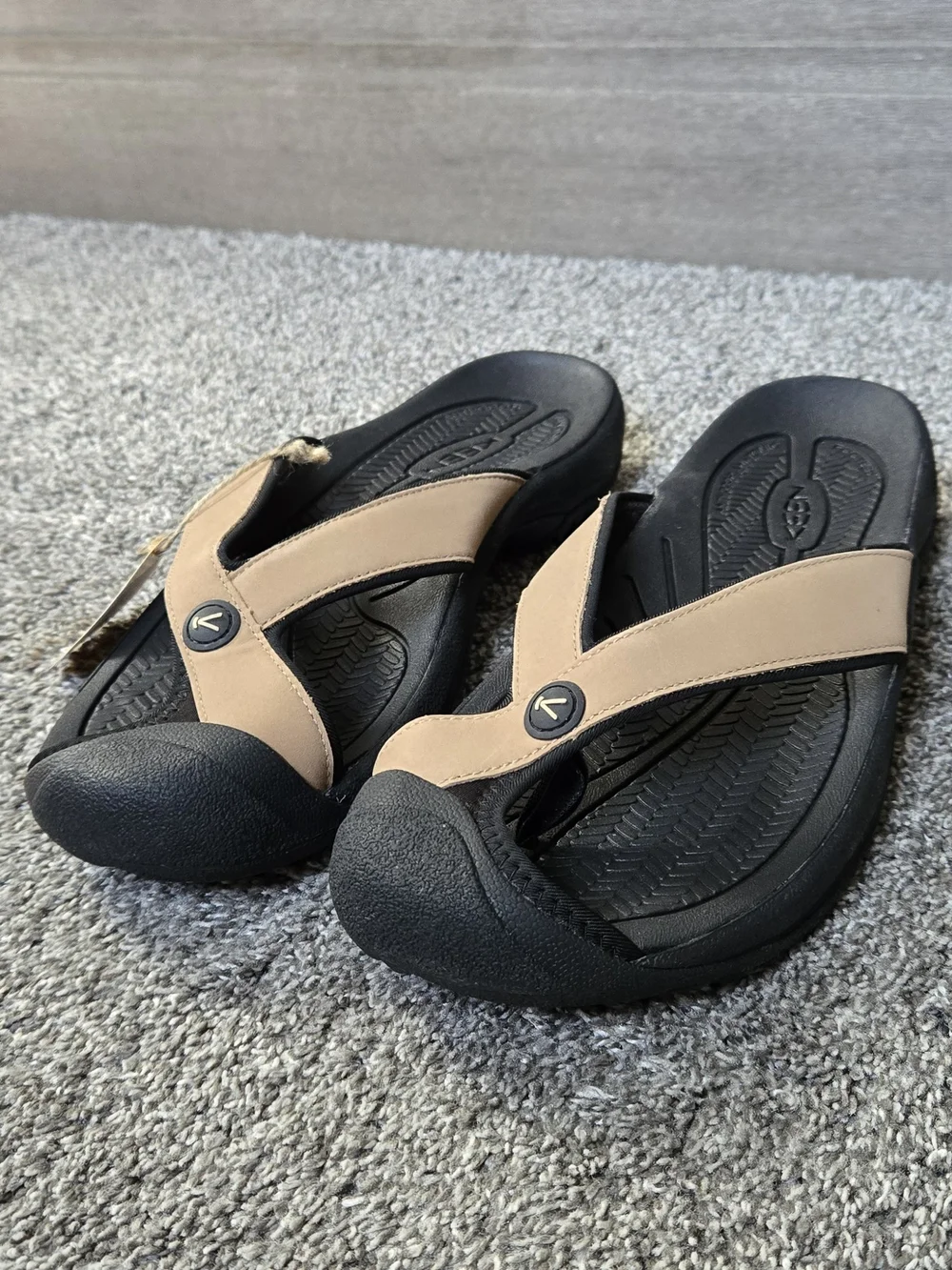 KEEN Men's Waimea Leather Tan and Black Flip Flop Sandals NEW size 10.5